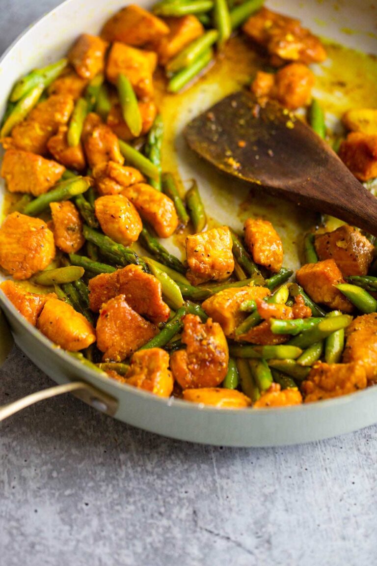 Turmeric Black Pepper Chicken With Asparagus - Food Banjo